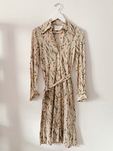 Load image into Gallery viewer, Diane Von Furstenburg 1970s Wrap Dress - 6
