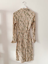 Load image into Gallery viewer, Diane Von Furstenburg 1970s Wrap Dress - 6