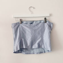 Load image into Gallery viewer, Ann Taylor Silk Straplesss Top - 8
