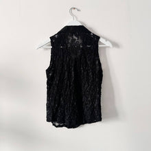 Load image into Gallery viewer, Sleeveless Lace Shirt
