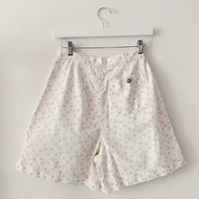 Load image into Gallery viewer, 1990s Aeropostale Floral Shorts - 8
