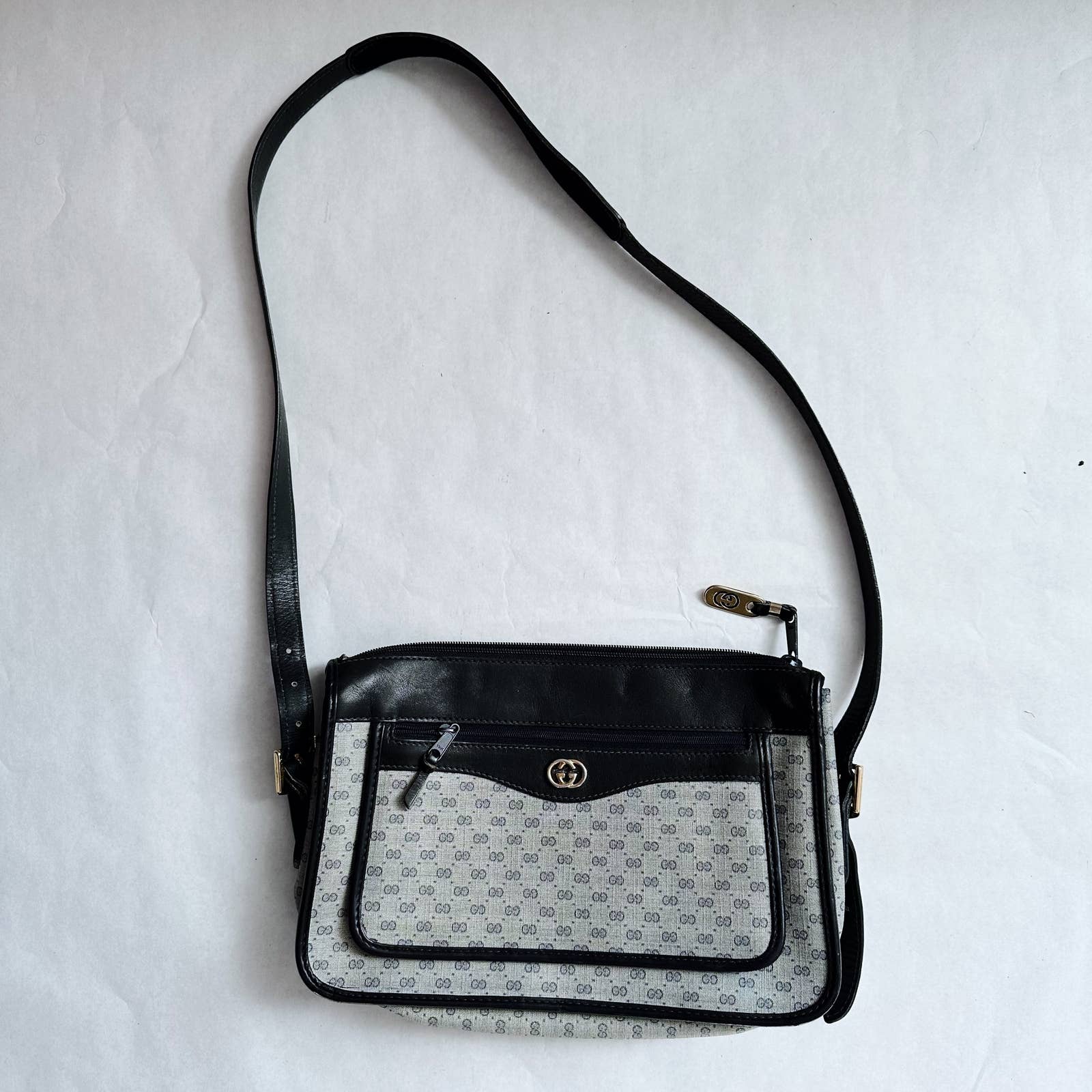 Vintage gucci sales navy crossbody