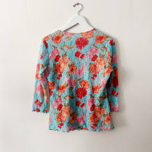 Load image into Gallery viewer, Floral Mesh 3/4 Sleeve Top
