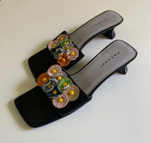 Load image into Gallery viewer, Floral Heels - Size 7
