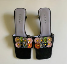 Load image into Gallery viewer, Floral Heels - Size 7
