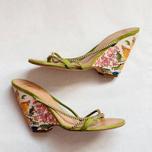 Load image into Gallery viewer, Giuseppe Floral Wedge Heels - Size 7.5
