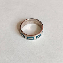 Load image into Gallery viewer, Sterling Silver Ring - Size 6
